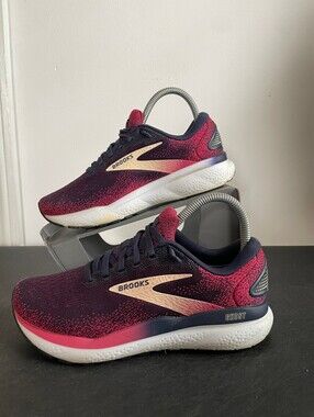 BROOKS GHOST